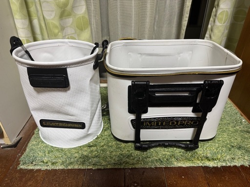 リミテッドプロ 
バッカン、水汲み