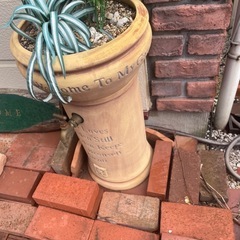 水栓付きテラコッタ植木鉢の画像
