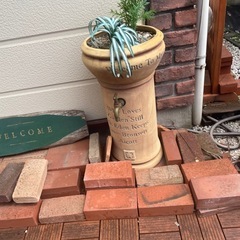 水栓付きテラコッタ植木鉢の画像