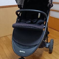 Apricaバギータイプのベビーカーの画像