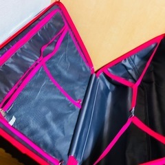 大型スーツケースの画像