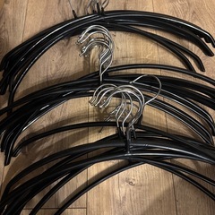 【無料】ハンガー　57本の画像