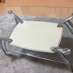 ガラスのテーブル
の画像