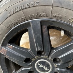 ハイエース　スタッドレスタイヤの画像