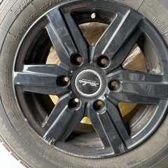 ハイエース　スタッドレスタイヤの画像