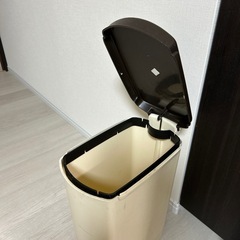 ゴミ箱の画像