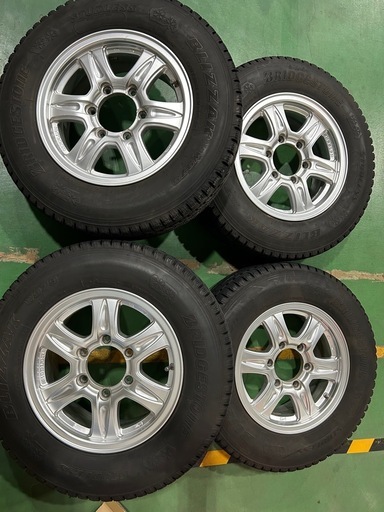 ハイエース　スタッドレス