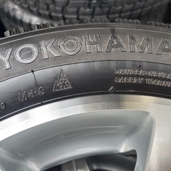 ヨコハマ iceGUARD スタッドレス タイヤ ホイール 4個セットの画像