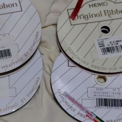 【まだ受付中・送付可能】クリスマス ラッピング用 リボン 8巻 セットで 金・銀・赤・黄・茶・緑等 早い者勝ちです✨✨の画像
