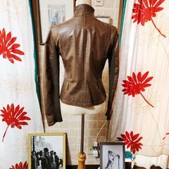 ARMANI COLLEZIONI(アルマーニ コレッツォーニ) こっそり異素材コラボの超上質レザージャケット、いかがでしょうか？の画像