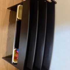 おもちゃ収納棚の画像