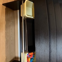 おもちゃ収納棚の画像