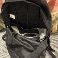 adidasのリュックサック黒色の画像