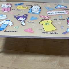 サンリオ　テーブルの画像