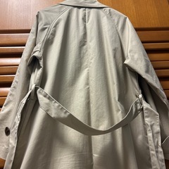 ZARAレディーストレンチコートの画像