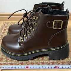 ショートブーツ　茶色　の画像
