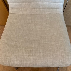 ニトリの椅子(ベージュ)の画像
