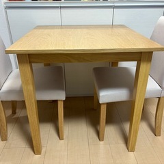 ダイニングテーブル＋チェア（2人用）の画像