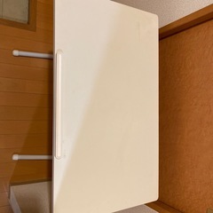 折りたたみテーブルの画像