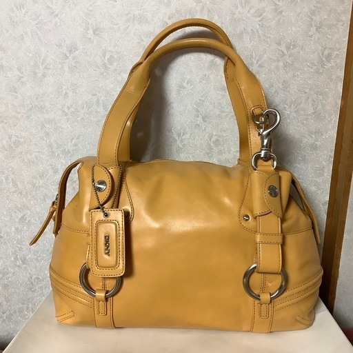 未使用　DKNY ハンドバッグ　ミニボストンバッグ　キャメルイエロー　牛革