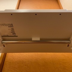 折りたたみテーブルの画像