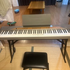 【無料】エレクトーン、キーボード、椅子付きの画像