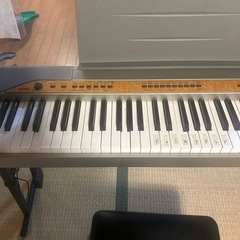【無料】エレクトーン、キーボード、椅子付きの画像