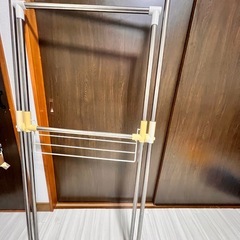 タオルハンガー付き折りたたみ洗濯物干し　の画像