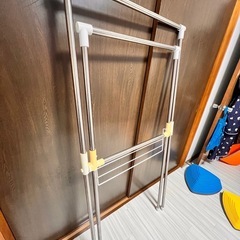 タオルハンガー付き折りたたみ洗濯物干し　の画像