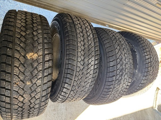 スタッドレスタイヤ