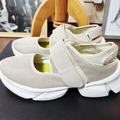 〇niko and ...(ニコアンド) 爽やか軽妙な素敵スニーカー、いかがでしょうか？の画像