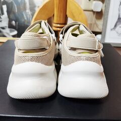 〇niko and ...(ニコアンド) 爽やか軽妙な素敵スニーカー、いかがでしょうか？の画像