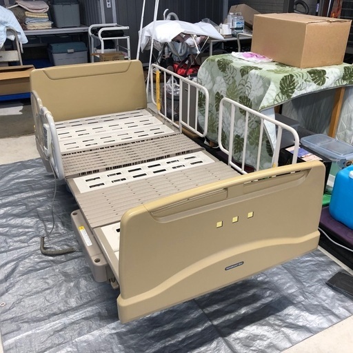 パラマウントベッド 電動介護ベッド「アウラ２１」3モーター