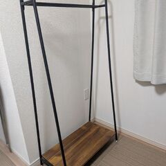 ハンガーラックの画像