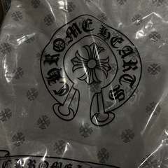 新品未開封タグ付き Chrome Hearts ブラックパーカー の画像