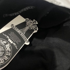 新品未開封タグ付き Chrome Hearts ブラックパーカー の画像