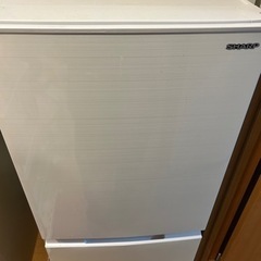 【美品】SHARP冷蔵庫（型番: SJ-D15G-W）の画像