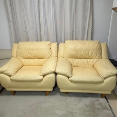 1人用 ソファ2つで3500円の画像