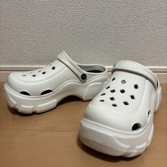 厚底 クロックス 24.5cm の画像