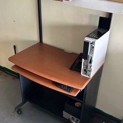 パソコンデスクの画像