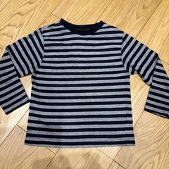 ⑫男の子110cm長そでTシャツ2枚とベストの画像