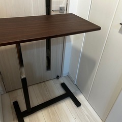 昇降テーブルの画像