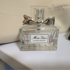 Dior 香水 ブルーミングブーケの画像