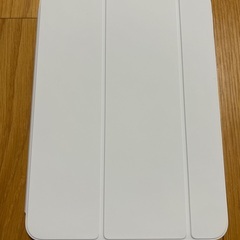 iPad カバー　正規品　ホワイト✨の画像