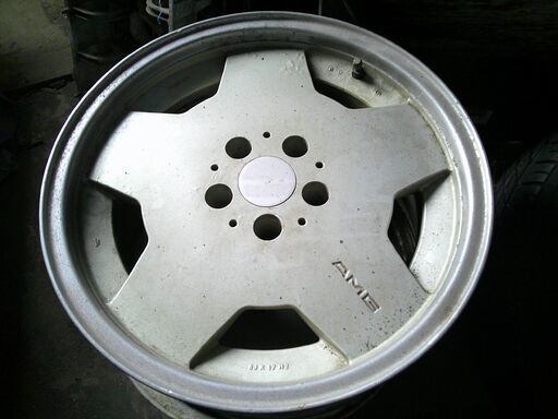 Mベンツ用AMG-純正ホイル4本の出品です―サイズ8Jx16-H2