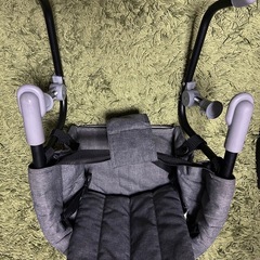 背もたれつきテーブルチェアの画像