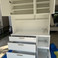 食器棚の画像