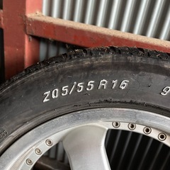 205/55 R16 タイヤ
  の画像