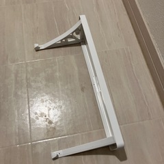 タオルかけの上に棚を作るの画像