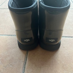 UGG Classic Clear Mini 24.5ブラック 防水防寒加工の画像